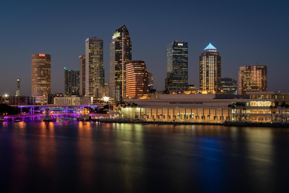 Budget Friendly Sleeps 8 Discounts Available Tampa Eksteriør bilde